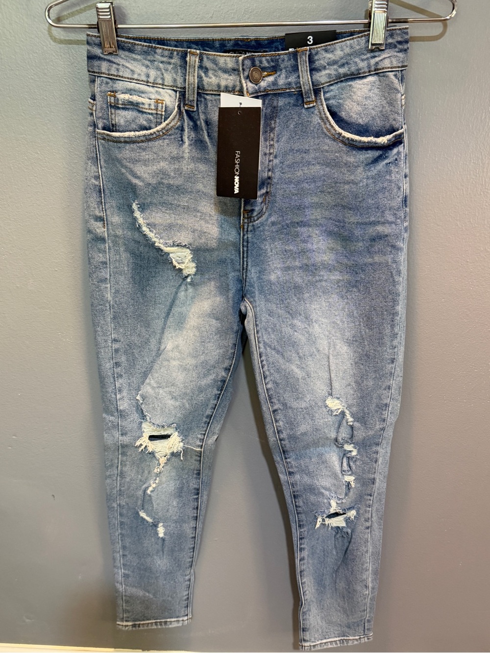FASHION NOVA TEISHA DISTRESSED BOYFRIEND JEANS SZ 3 NWT